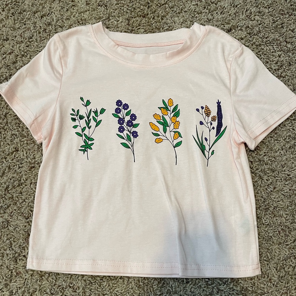 Cropped flower t-shirt